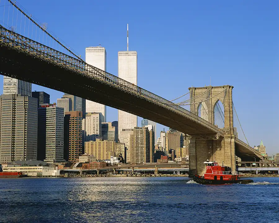 Brooklyn Bridge tugboat
